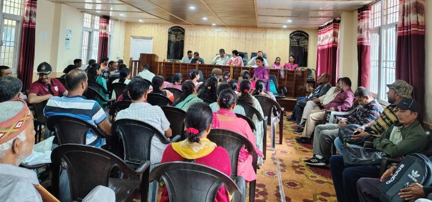 जनेडघाट पंचायत की प्रथम ग्राम सभा  बैठक में उमड़ा जनसैलाब