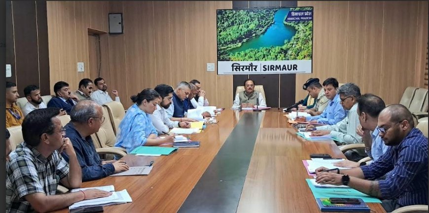 जिला खनिज फाउंडेशन ट्रस्ट के माध्यम से लगभग साढ़े आठ करोड़ रुपये की विकास योजनाओं को मंजूरी