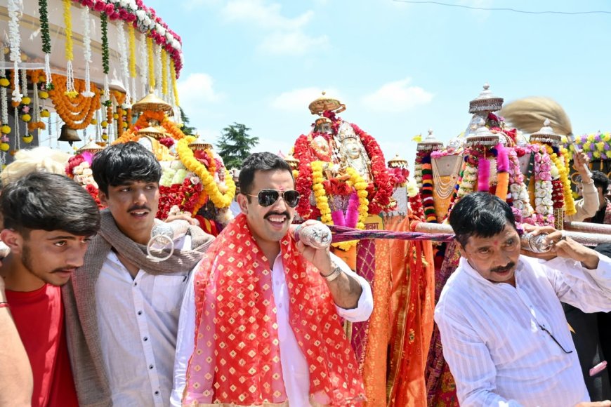 लोक निर्माण मंत्री विक्रमादित्य सिंह ने हरशिंग धार मेले में की शिरकत, सड़क का किया शिलान्यास