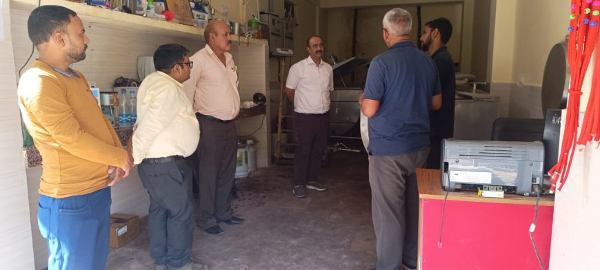 नाबार्ड के महाप्रबंधक ने पशु विकास केन्द्र पिपलूघाट का किया दौरा