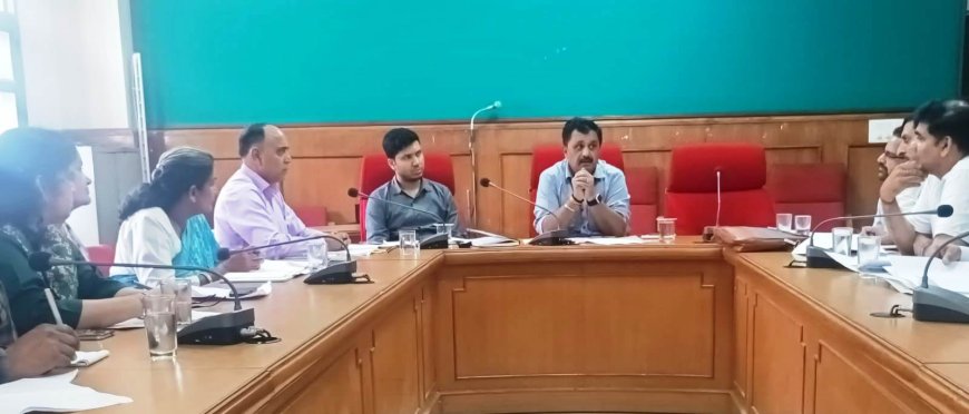 उपायुक्त की अध्यक्षता में ज़िला के समस्त खण्ड विकास अधिकारियों के साथ बैठक आयोजित
