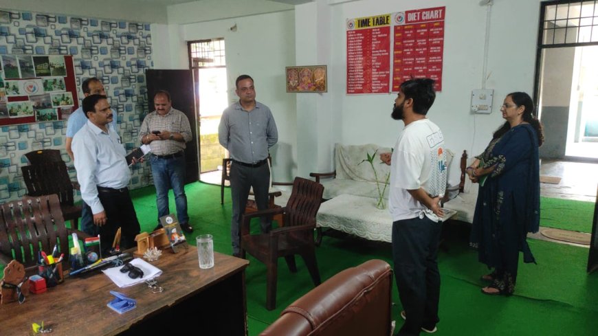 नरेश ठाकुर ने अधिकारियों के साथ किया नशा मुक्ति केंद्रों का निरीक्षण