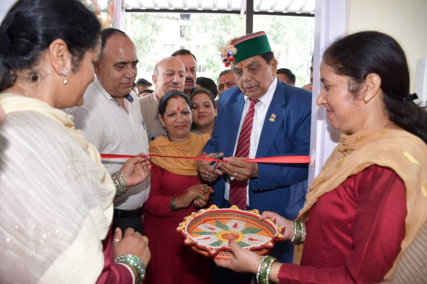 स्थानीय उत्पादों को मिलेगा नया मंच,  हिम ईरा दुकान का   डॉ. शांडिल ने  किया शुभारंभ