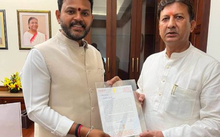 दुर्गम हिमाचली क्षेत्रों के लिए स्थायी एयर एम्बुलेंस सेवा की मांग लेकर केंद्रीय नागरिक उड्डयन मंत्री से मिले राज्यसभा सांसद डॉ. सिकंदर कुमार