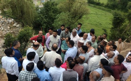 रचनात्मक शिक्षा से युवाओं का सर्वांगीण विकास संभव - विक्रमादित्य सिंह