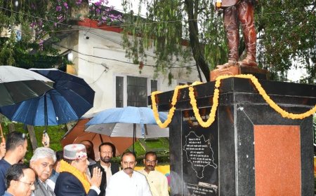 डॉ. शांडिल ने हिमाचल निर्माता स्व. डॉ. वाई.एस. परमार को किया याद