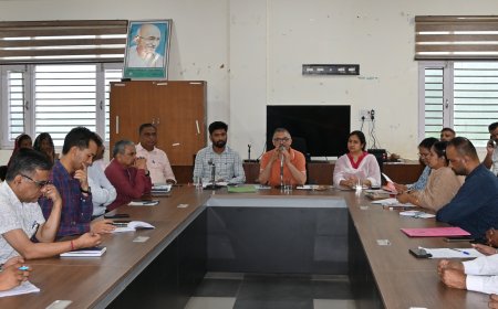 विकास खंड नाहन के बीपीएल परिवारों से विधायक अजय सोलंकी ने किया संवाद