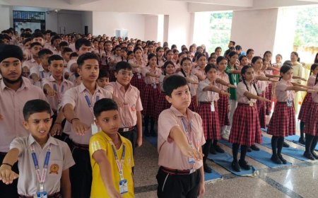 करियर अकादमी सीनियर सेकेंडरी स्कूल में नशा मुक्ति जागरूकता एवं शपथ कार्यक्रम आयोजित