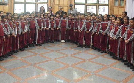 पोर्टमोर स्कूल शिमला तथा राजकीय महाविद्यालय धामी के छात्र – छात्राओं ने देखी सदन की कार्यवाही, विधानसभा अध्यक्ष से मुलाकात कर जानी संसदीय प्रणाली