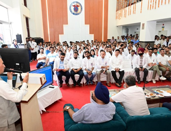 चंबा डेंटल कालेज से स्वास्थ्य सेवाएं होंगी और सुदृढ़ , सीएम ने 200 बिस्तरों की वाले अस्पताल का किया शुभारम्भ 