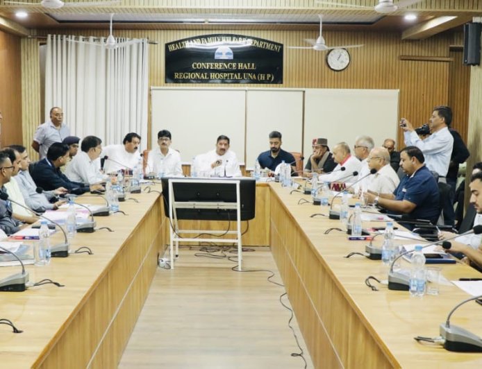 क्षेत्रीय अस्पताल ऊना को मिलेंगी दो नई एंबुलेंस, स्वास्थ्य सेवाओं को लेकर उपमुख्यमंत्री के कई अहम फैसले