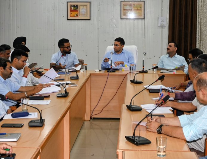 ज़िला स्तरीय स्वतंत्रता दिवस समारोह के आयोजन की तैयारियों के संबंध में बैठक आयोजित