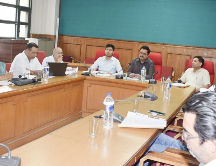 जल जनित रोगों से बचाव के लिए लोगों को जागरूक करना आवश्यक - मनमोहन शर्मा