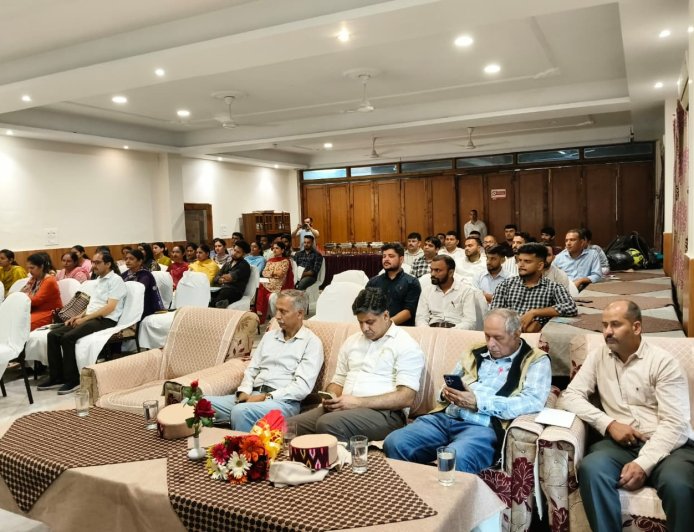 किसानों के हितों की कीमत पर सार्वजनिक धन का दुरुपयोग स्वीकार्य नहीं : डॉ. सुनील चौहान
