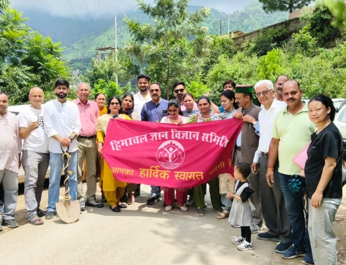 हिमाचल प्रदेश ज्ञान विज्ञान समिति की सोलन शाखा ने न्यू कैथेड में किया पौधरोपण अभियान