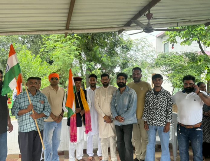 तिरंगे के सम्मान में उमड़ा पांवटा साहिब का युवा जोश, 100 से अधिक बाइकों के साथ निकली भव्य तिरंगा यात्रा