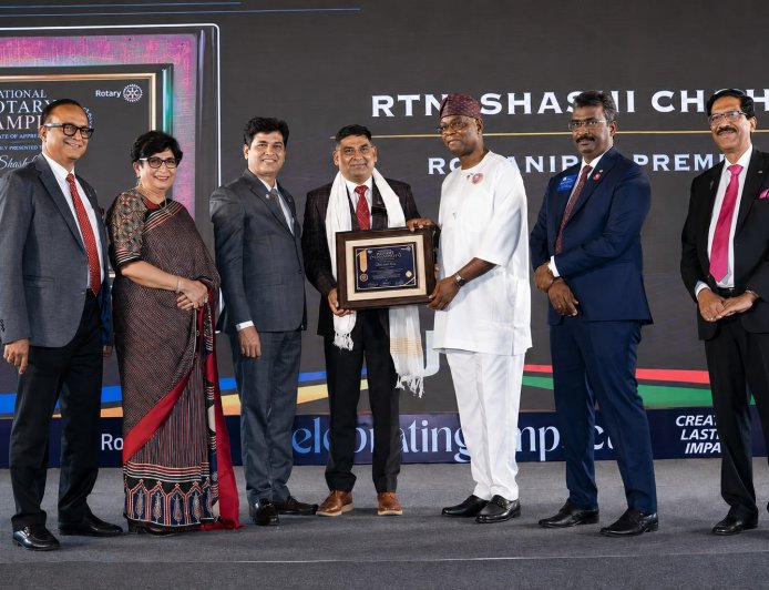 रोटरी रॉयल  सोलन के  रोटेरियन  अनिल चौहान रोटरी इंटरनेशनल  प्रेसिडेंट द्वारा "नेशनल रोटरी चैंपियन" के प्रतिष्ठित सम्मान से सम्मानित