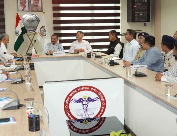 एम्स बिलासपुर के विस्तार के लिए पूर्ण सहयोग प्रदान करेगी प्रदेश सरकारः मुख्यमंत्री