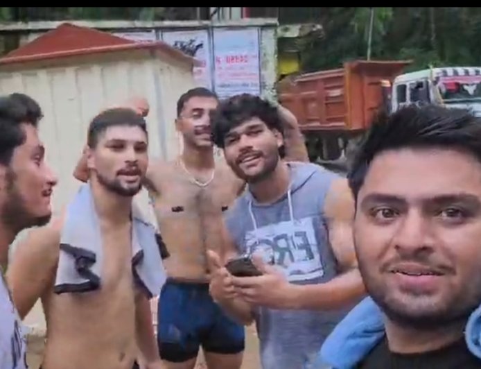 15 अगस्त के अवसर पर कटोला पंचायत के पांच युवाओं ने दौड़ के माध्यम से दिया नशा-मुक्ति और खेलों का संदेश