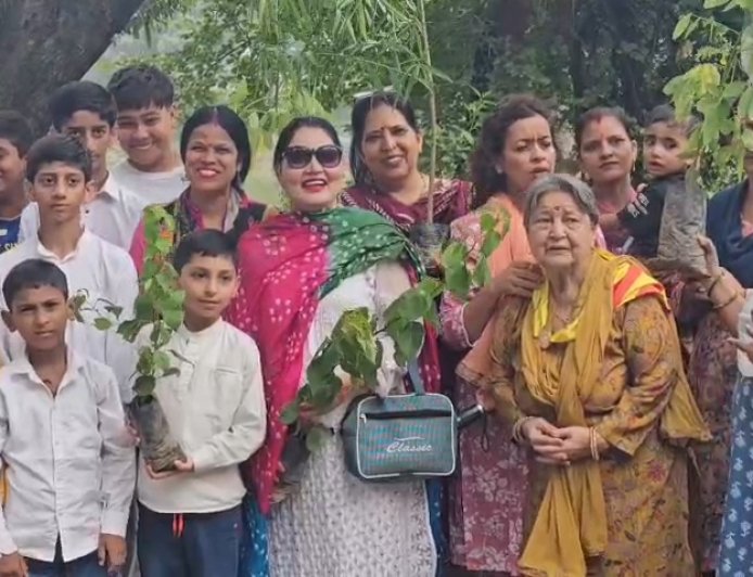 ऐतिहासिक रानीताल बाग में सत्य साईं समिति ने किया पौधारोपण, सजावटी और फलदार पौधे किए रोपित