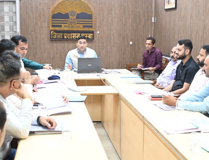 लंबित एफसीए अनुमति मामलों का जल्द किया जाए समाधान – उपायुक्त मुकेश रेपस्वाल