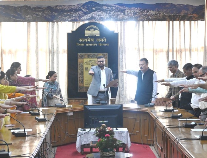 सद्भावना दिवस पर अतिरिक्त उपायुक्त ने दिलाई शपथ