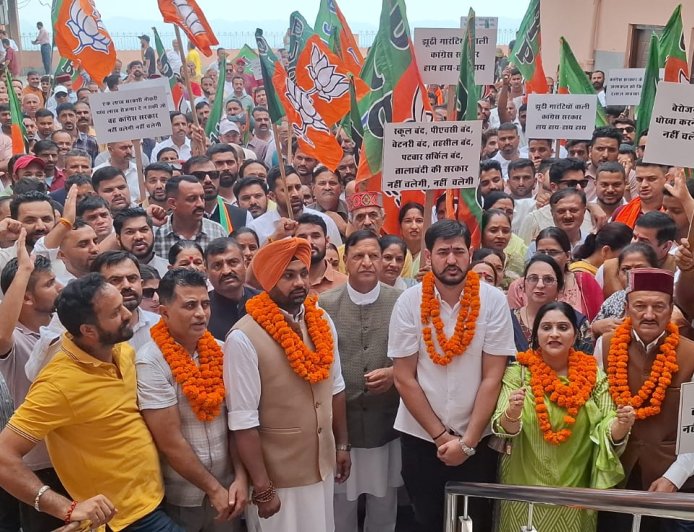 एक लाख सरकारी नौकरियां और पांच लाख रोजगार की गारंटी निकली झूठी, कांग्रेस ने बेरोजगार युवाओं से किया भद्दा मजाक : डॉ. राजीव बिंदल