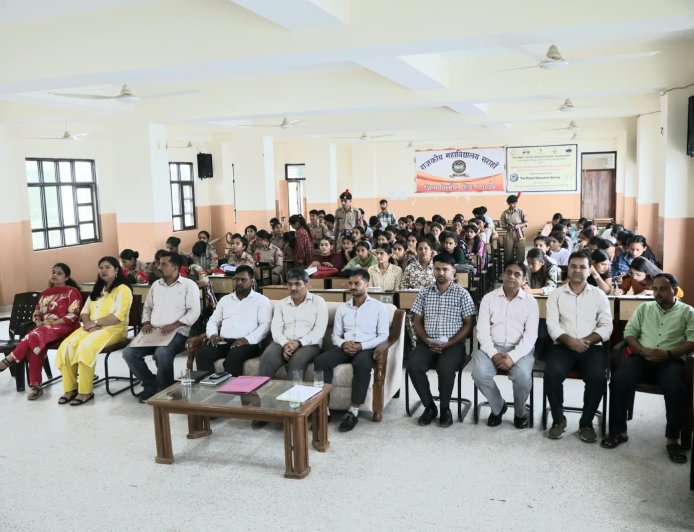 प्री-ग्रामीण उष्मायन केंद्र, राजकीय महाविद्यालय सराहां में जिला स्तरीय सेंसिटाइजेशन कार्यशाला आयोजित