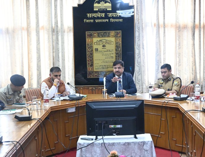 विधानसभा मानसून सत्र के दौरान कानून व्यवस्था बनाए रखने के लिए अधिकारी पैनी नजर रखें : अनुपम कश्यप