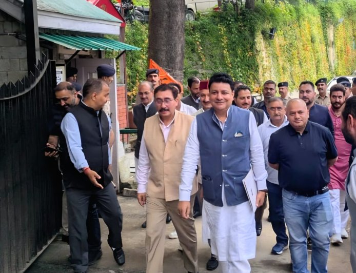 विधानसभा में उठने वाले जनहित के मुद्दों से ध्यान भटकाने के लिए विपक्ष को जांच में उलझा रही कांग्रेस सरकार: सुधीर शर्मा