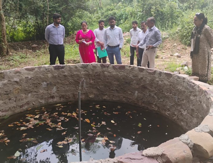 एडीसी ने भोरंज में योजनाओं की समीक्षा की, विकास कार्यों का निरीक्षण भी किया