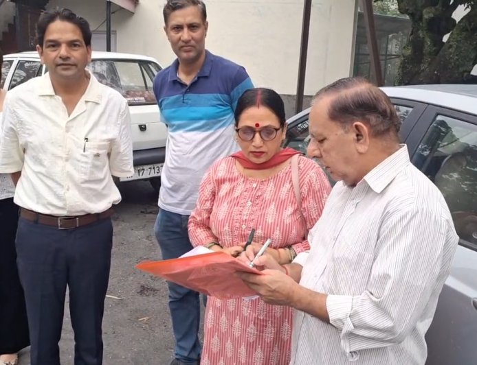 जरजा में कन्वर्ट ब्लॉक होने के कारण लोगों के घरों में घुसा पानी, डर के साए में रहने को मजबूर लोग