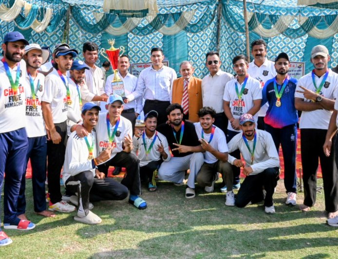 मिंजर क्रिकेट टूर्नामेंट-2026 सम्पन्न, उपायुक्त मुकेश रेपस्वाल ने विजेता टीम को किया सम्मानित