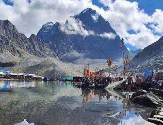 डल में पवित्र डुबकी को पांचवें दिन 1664 श्रद्धालु रवाना