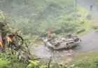 माहूंनाग में अनियंत्रित होकर सड़क पर पलटी कार, एक की मौत, दो गंभीर घायल