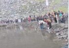 कृष्ण जन्माष्टमी पर डल में 10 हजार ने लगाई आस्था की डुबकी, भोले के जयकारों से गूंजा क्षेत्र