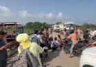 संसारपुर टैरेस में अटक गई 50 सवारियों की सांसें, बस-ट्रैक्टर ट्राली में टक्कर
