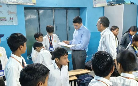 उपायुक्त मुकेश रेपस्वाल ने कोलका क्षेत्र में किया विभिन्न स्कूलों का निरीक्षण 