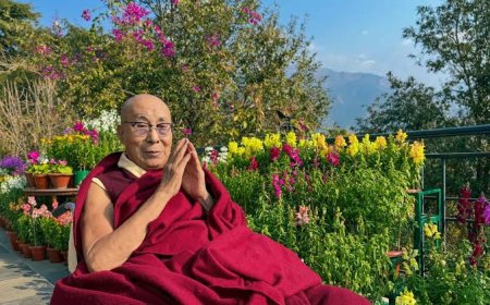 दो महीने बाद धर्मशाला लौटे दलाई लामा, गगल से मैक्लोडगंज तक हुआ भव्य स्वागत