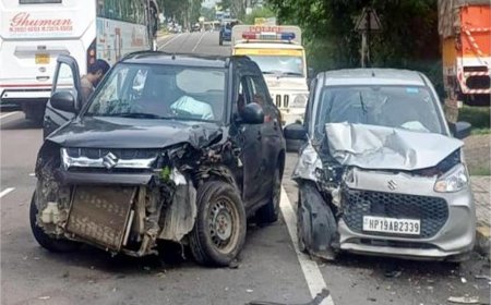 अम्ब-ऊना हाईवे पर 2 कारों में भीषण टक्कर, पिता की मौत, बेटा और 2 मासूम बच्चे घायल