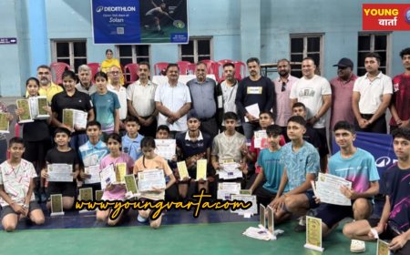 कुमारहट्टी में अंडर-15 व अंडर-17 बैडमिंटन प्रतियोगिता संपन्न, विजेता खिलाड़ियों को ट्रॉफी देकर किया सम्मानित