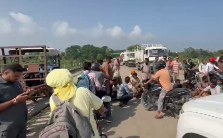 संसारपुर टैरेस में अटक गई 50 सवारियों की सांसें, बस-ट्रैक्टर ट्राली में टक्कर