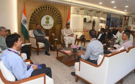 मुख्यमंत्री ने केंद्रीय नागर विमानन मंत्री से भेंट की
