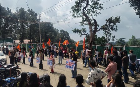 हिमाचल प्रदेश विश्वविद्यालय संशोधन विधेयक 2026 के विरोध में एबीवीपी का उग्र प्रदर्शन