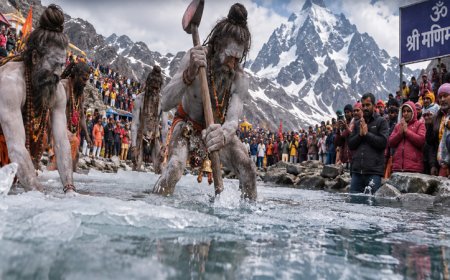 शिव चेलों ने तोड़ा डल, राधाष्टमी के शाही स्नान पर उमड़ा आस्था का सैलाब
