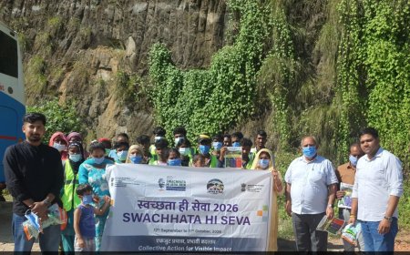 नगर निगम के कर्मचारियों, महिलाओं और स्वच्छता साथियों ने की सफाई