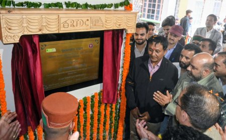 राजस्व मंत्री ने 4.11 करोड़ से बने एकलव्य आदर्श आवासीय विद्यालय के छात्रावास भवन का किया लोकार्पण