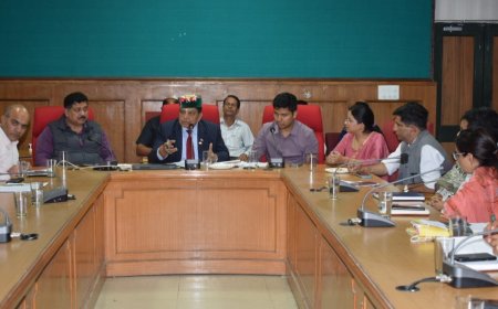 विकास कार्यों का समयबद्ध एवं गुणवत्तापूर्ण निष्पादन प्रदेश सरकार की प्राथमिकता - डॉ. शांडिल