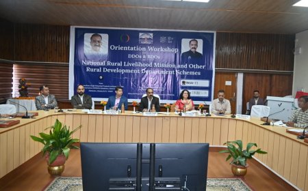 ग्रामीण विकास योजनाओं के प्रभावी क्रियान्वयन के लिए अधिकारियों को नियमों की स्पष्ट जानकारी जरूरी : अनिरुद्ध सिंह