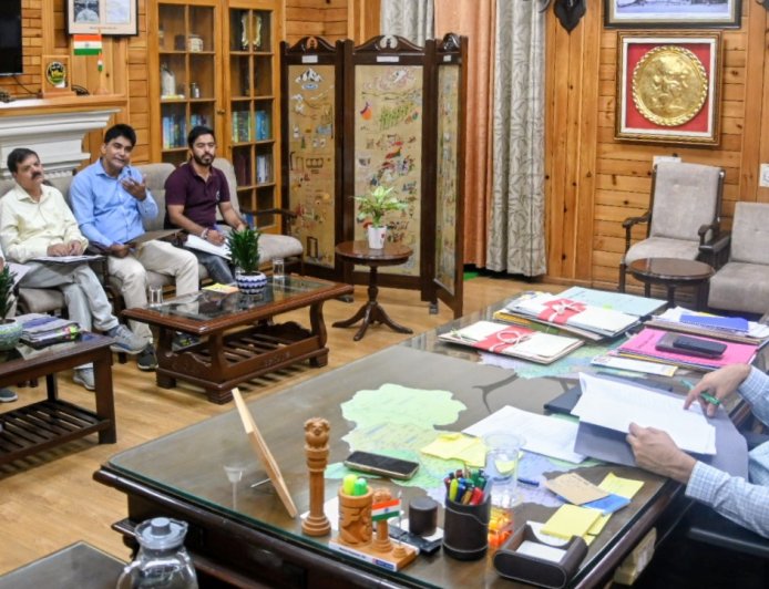 प्रायोजन एवं पालक देखभाल अनुमोदन समिति की बैठक आयोजित